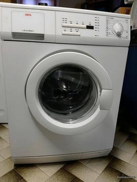 Máquina de lavar roupa AEG