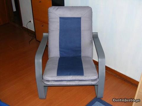 Poltrona / Cadeira Encosto Costas Altas Como Nova