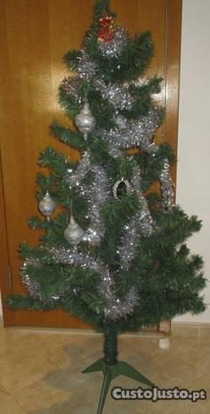 Árvore de Natal 170 cm com decoração