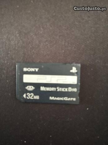 Cabos e cartão memória Sony PSP