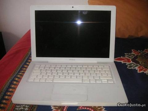 Computador portatil Macbook branco 13'