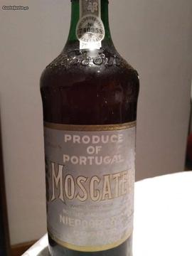 Vinho Moscatel NIEPOORT antigo (selo 740958)