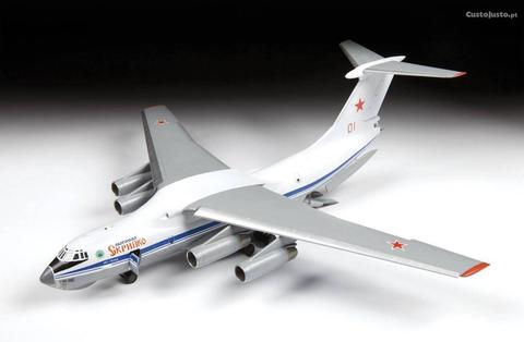 Kit em plástico Ilyushin IL-76 MD (Zvezda 1/144)