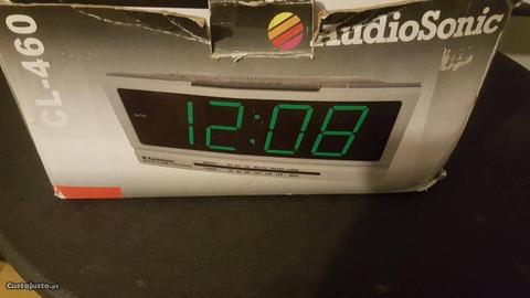 Relógio digital alarme e rádio