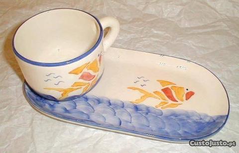Chávena com travessa cerâmica peixe 29cm-travessa