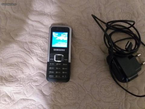 Telemovel Samsung E1120